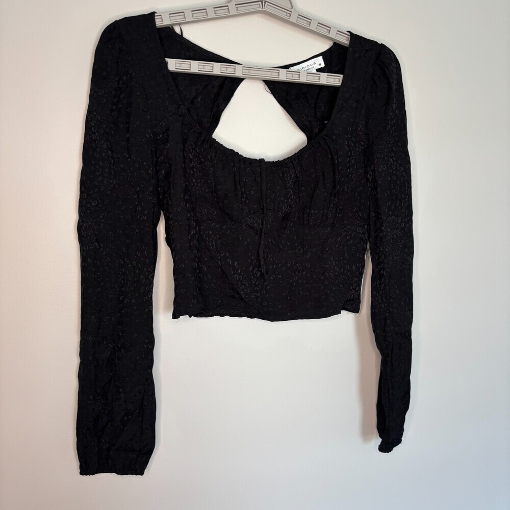 KIRIOUS NEW Cropped Long Sleeve Lightweight Top Womens M Keyhole Stretch Scoop - Picture 5 of 9